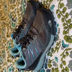 The North Face Summit Series Women's Approach Shoes Size 9